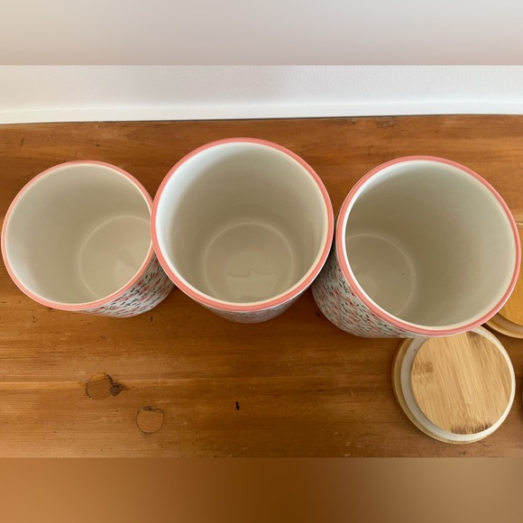 SET OF (3) FLORAL STONEWARE CANISTERS W. WOOD COVERS - Picture 5 of 7